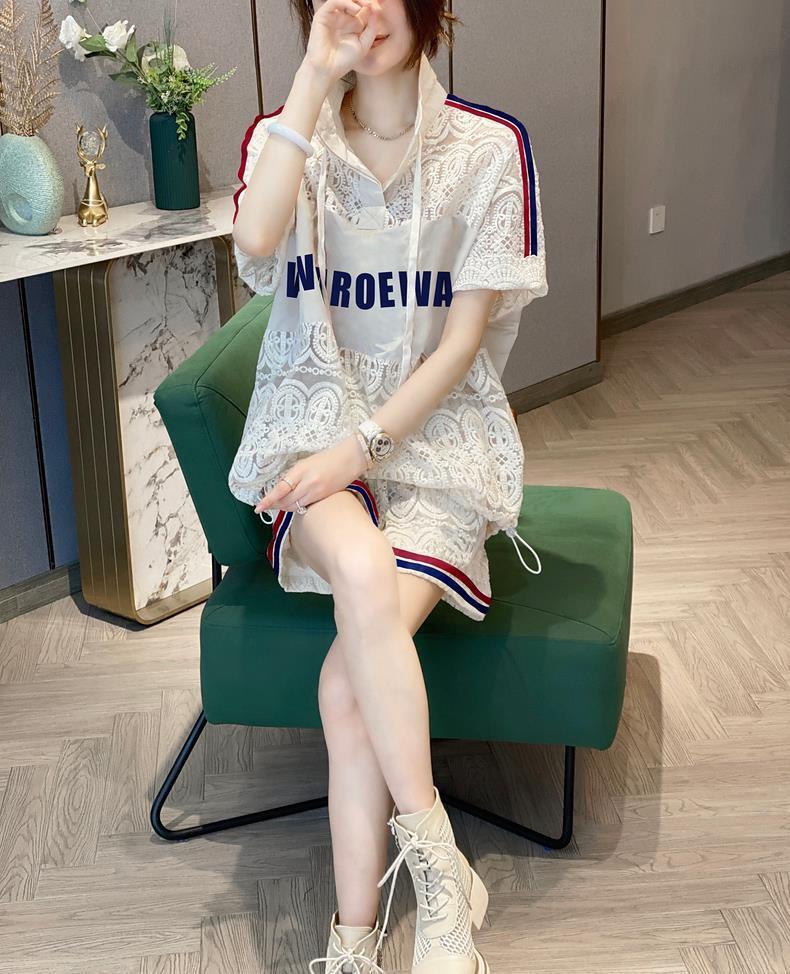好感度UP カジュアル 上品 レース 透かし彫り 切り替え 半袖Tシャツ ショートパンツ セットアップ ＜S-8807＞