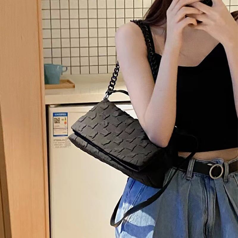 オシャレ度満点  高級感溢れる メッセンジャーバッグ＜S-3319＞