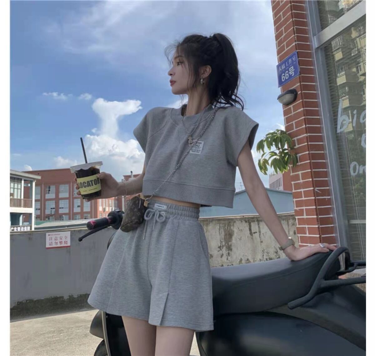 流行新作 美人度アップ 目を奪われる カジュアル 半袖Ｔシャツⅹパンツセット全2色<S-9104>