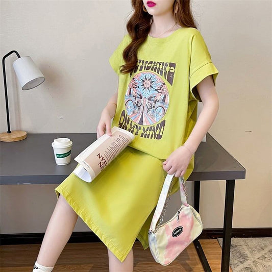 エレガントでゆったりとした膝丈のドレスは細くストレートに見え、年齢を軽減します<S-3024>